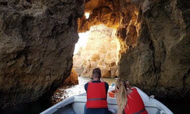 Excursion privée en bateau dans les grottes de Ponta da Piedade à Lagos, en Algarve, avec un guide local