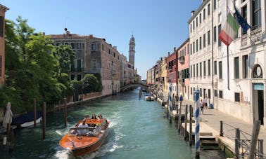 Excursion en bateau privée et personnalisée avec guide et chauffeur de bateau à Venezia, Vénétie