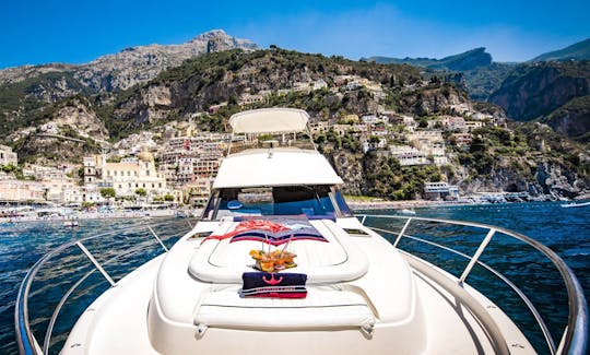 Boat Shooting Tour in Positano on board Faeton Moraga1040 Fly