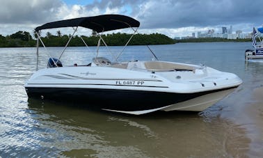 21' Hurricane Deck Boat Rental in Miami Beach