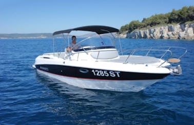 Bayliner Avanti 8 Boat Rental in Zadarska županija, Croatia