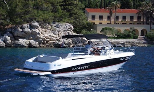 Bayliner Avanti 8 Boat Rental in Zadar County, Croatia