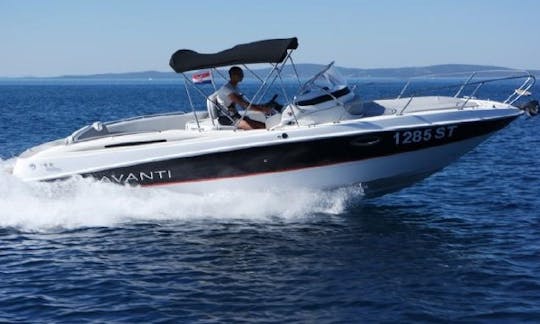 Bayliner Avanti 8 Boat Rental in Zadar County, Croatia