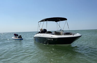 FAST AND COMFORTABLE 20ft Bayliner Deck Boat UP TO 9 PEOPLE! (Weekdays 10% Off!!)