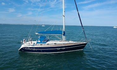 Yacht de croisière confortable Bavaria 350 à Hamble-le-Rice, en Angleterre