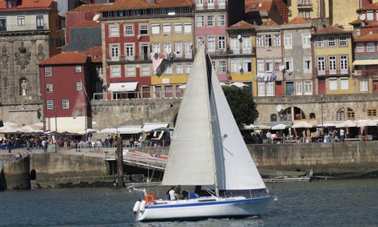 Moody33 MKII Sailing Yacht for 4-Hour Adventure!