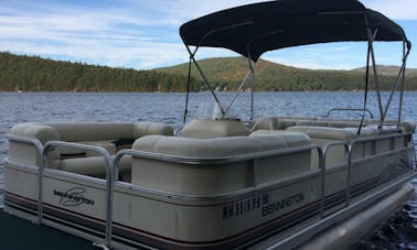 Ponton Bennington de 22 pieds sur le lac Merrymeeting, New Hampshire