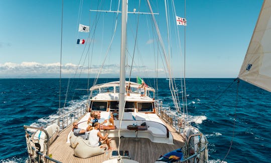 sailing in Baja Sardinia