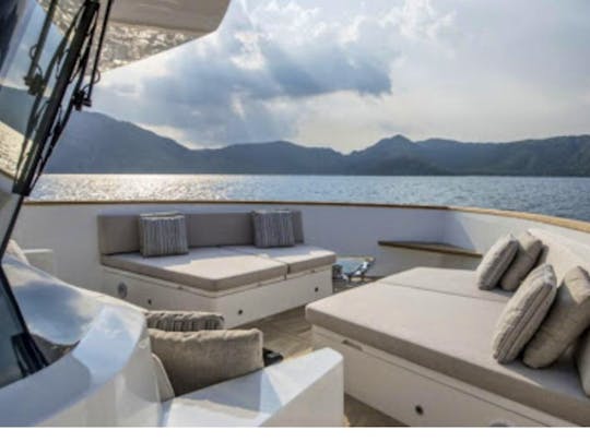 Get a blue cruise service with our lady, Motoryacht Numerine 26XP in Bodrum, TR 