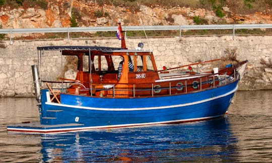 Unforgettable Boating Vacation in Split, Croatia on this Beautiful Yacht!