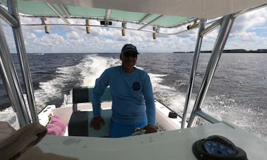 Catamarán Calcuta de 26 pies para pescar, navegar y hacer excursiones ecológicas en Venice, Florida