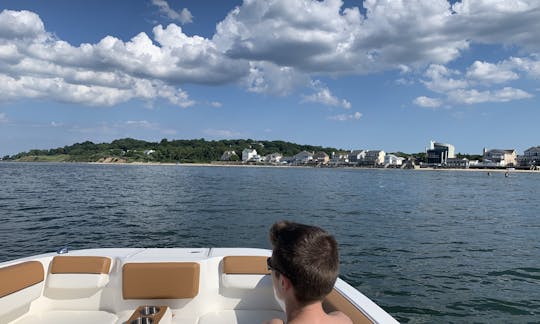 2021 22’ Deck Boat in Northport, Long Island, New York, $143 to $195 per hour. 