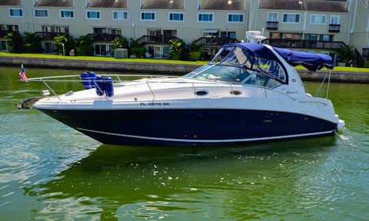 Sea Ray Sundancer 35' Enjoy a trip on our luxury Miami yacht!