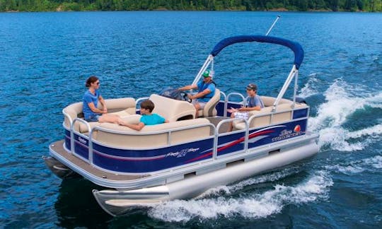 18' Sun Tracker Pontoon Party Barge on Lake Buchanan, Burnet, Texas