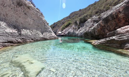 Cove Pritišćina, south side of island Vis