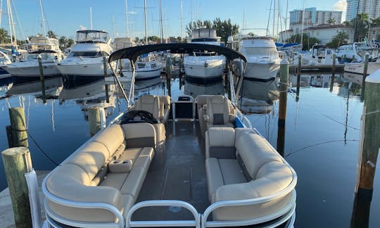 Location de bateaux Tritoon Party — Sunny Isles, Hollywood, Aventura, North Miami