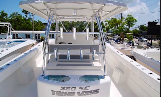 36' Twin Vee Ocean Cat for 12 People in Charlotte Amalie - Full/Half Day Charter