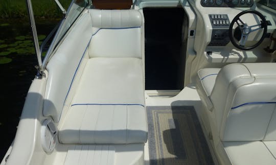 25' Sea Ray Sundancer en Wayzata, Minnesota.