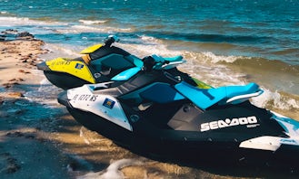Hit the water in style with 2 Jet Ski rental for up to 4 people in Central Florida!