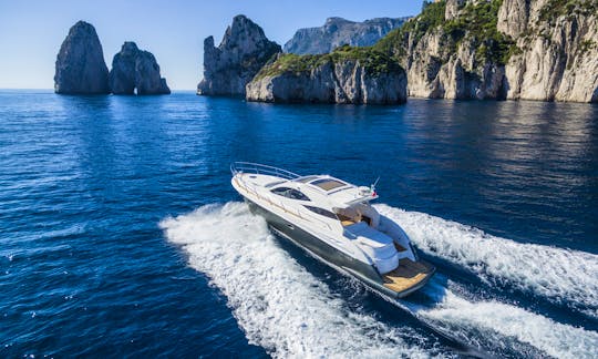 Motor Yacht Klase 50 in Sorrento, Italy