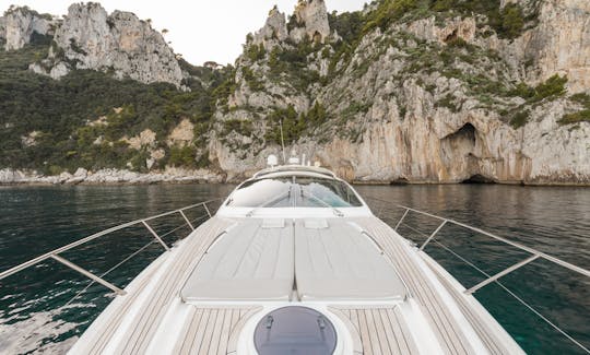 Motor Yacht Azimut Atlantis 55 in Sorrento, Italy