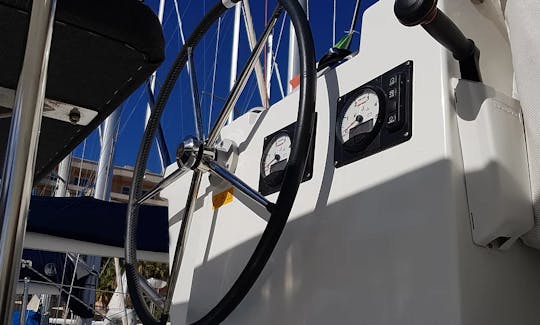 Alquiler sin tripulación en el catamarán de vela Lagoon 400 desde Furnari, Sicilia