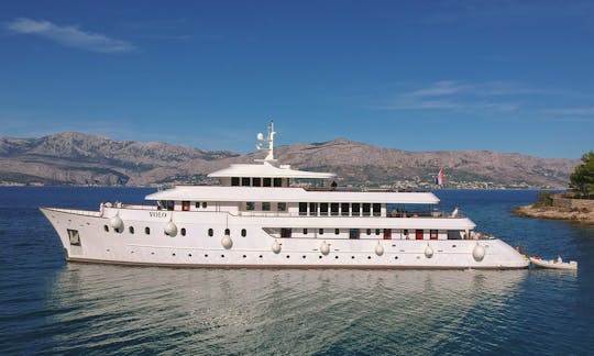 Beautiful Mini Cruiser Yolo Power Mega Yacht Rental in Postira, Split-Dalmatia County