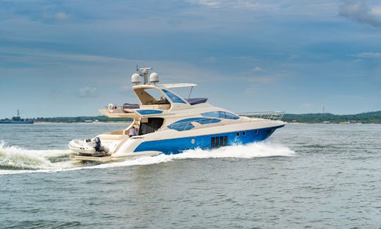 Azimut 64 Flybridge for Charter in Colombia