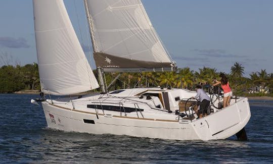 2021 Aluguer de iates à vela Jeanneau Sun Odyssey 349 em Arona, Canárias