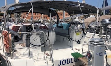 Charter the 54' Jeanneau Cruising Monohull in Arona, Canarias