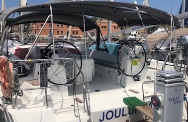 Charter the 54' Jeanneau Cruising Monohull in Arona, Canarias