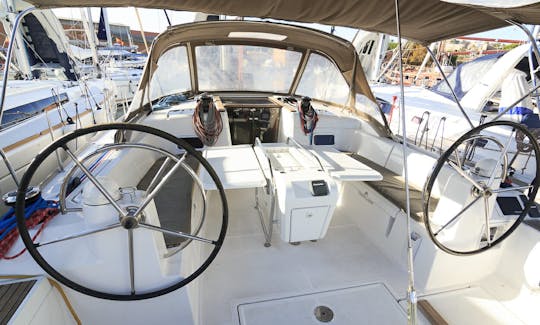 Charter the Jeanneau SO 509 Sailboat in Palma, Illes Balears