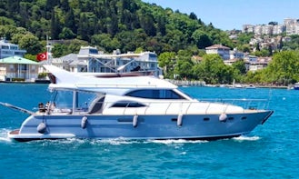 Soak Up The Nightlife! Enjoy this Luxury Yacht for up to 15 people