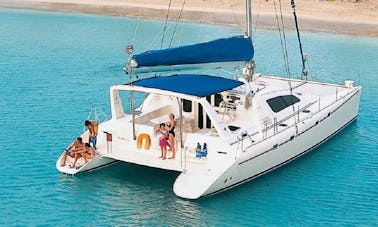 Dia inteiro. Reserve um luxuoso catamarã Leopard de 47 pés em St. Thomas, EUA