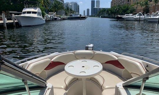 Red Monterey 27' Powerboat for Rent in Miami Florida minimum 4 hours