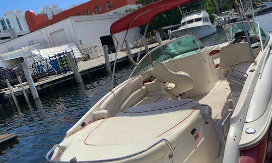 Red Monterey 27' Powerboat for Rent in Miami Florida minimum 4 hours