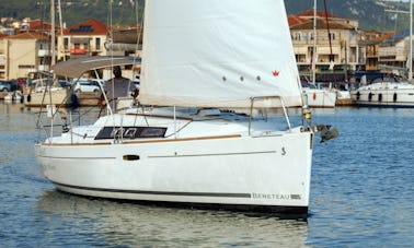 Alquiler semanal en el monocasco de crucero Oceanis 31 «Moody Blues» en Lefkada, Grecia