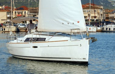 Weekly Charter on "Moody Blues" Oceanis 31 Cruising Monohull in Lefkada, Greece