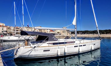 "Ciao Bao" Jeanneau Sun Odyssey 519 Sailing Yacht Charter in Kaštel Gomilica, Croatia