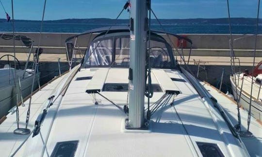 "Ciao Bao" Jeanneau Sun Odyssey 519 Sailing Yacht Charter in Kaštel Gomilica, Croatia