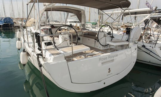 Agile and Stylish Beneteau Oceanis 41.1 Sailing Yacht