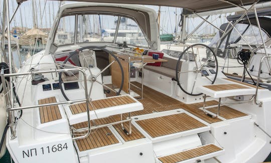 Agile and Stylish Beneteau Oceanis 41.1 Sailing Yacht