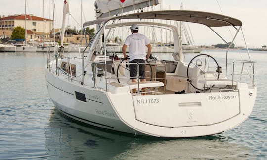 Agile and Stylish Beneteau Oceanis 41.1 Sailing Yacht