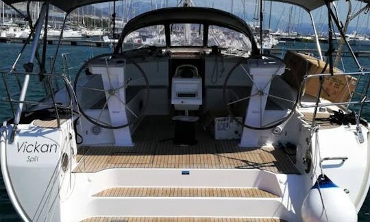 Monocasco de cruzeiro “Vickan” Bavaria 51 em Kaštel Gomilica, Croácia