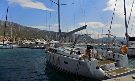 Alugue o monocasco de cruzeiro “Andrey” Hanse 495 em Kaštel Gomilica