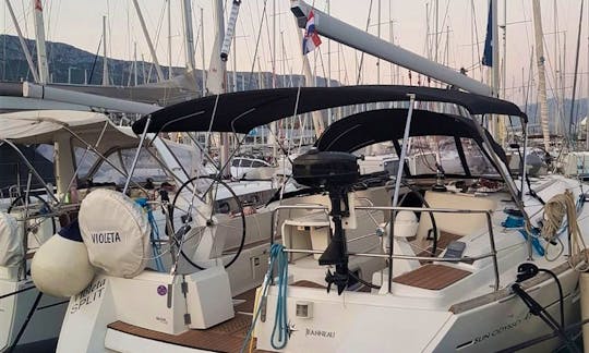 ''Violeta'' Jeanneau Sun Odyssey 49 Sailing Yacht Chater in Kaštel Gomilica, Croatia