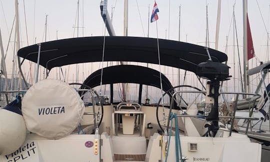 ''Violeta'' Jeanneau Sun Odyssey 49 Sailing Yacht Chater in Kaštel Gomilica, Croatia