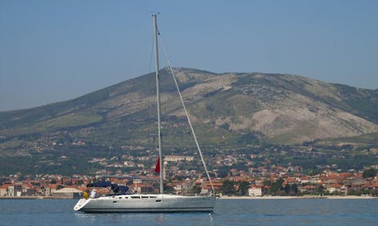 Louez le voilier Jeanneau Sun Odyssey 49 « Live » à Kastel Gomilica, en Croatie