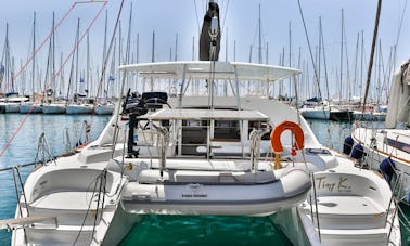 Impresionante alquiler de catamarán de crucero Lagoon 380 en Alimos