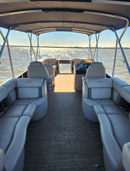 Harris Tritoon for 15 people available on Lake Conroe in Montgomery,